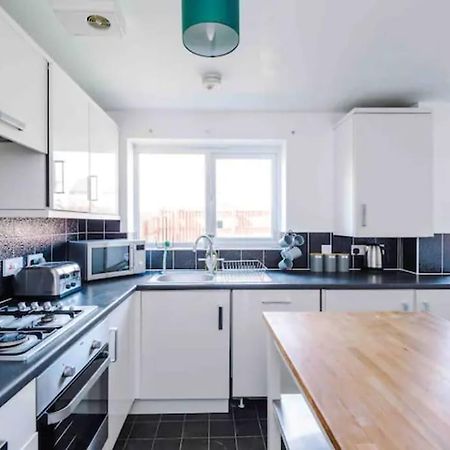Spacious 5 Bedroom Home Hosted By Mcr Dens Manchester Exterior foto